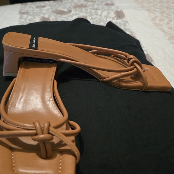 Aantropologie Angel Alarcon Strappy Square Toe Heeled Sandals - Picture 3 of 9